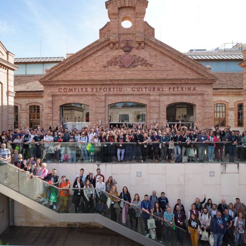 Foto de asistentes WordCamp Valencia 2025 en la Petxina